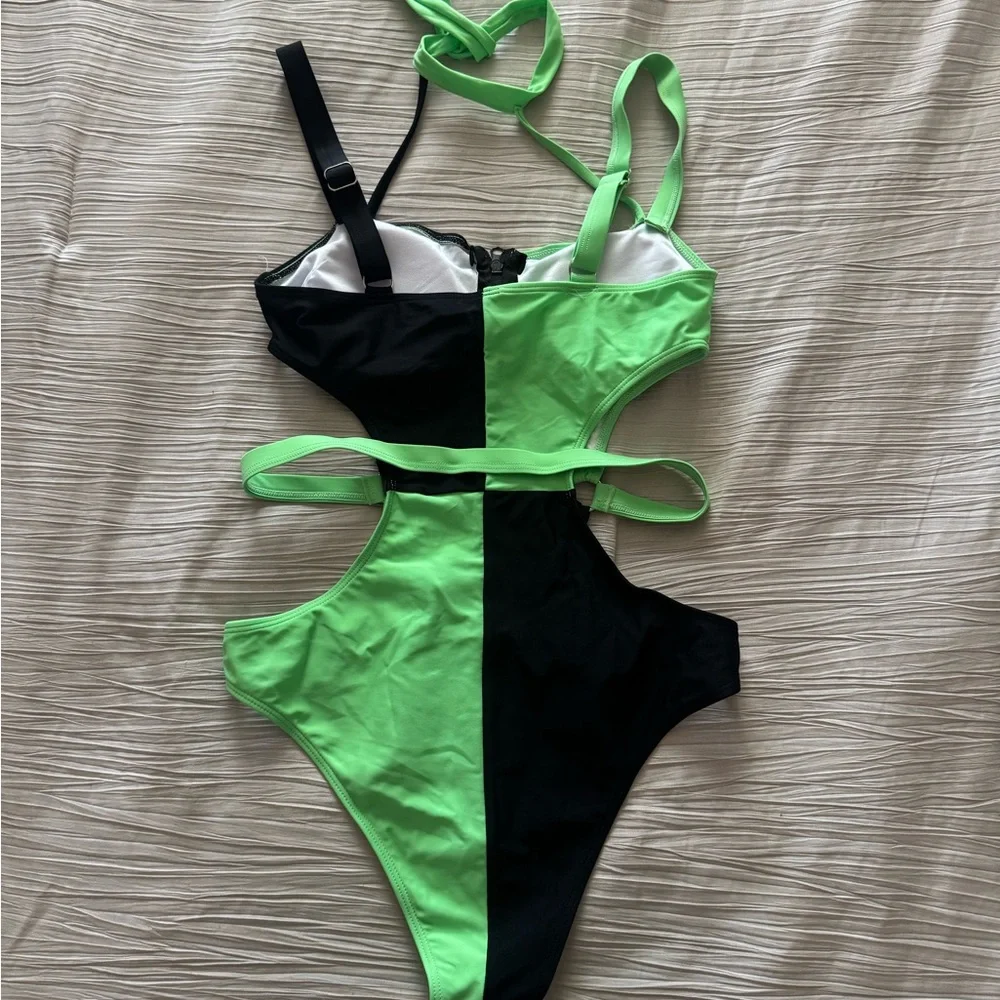 Color Block Cut Out One Piece - Picture 5 of 5